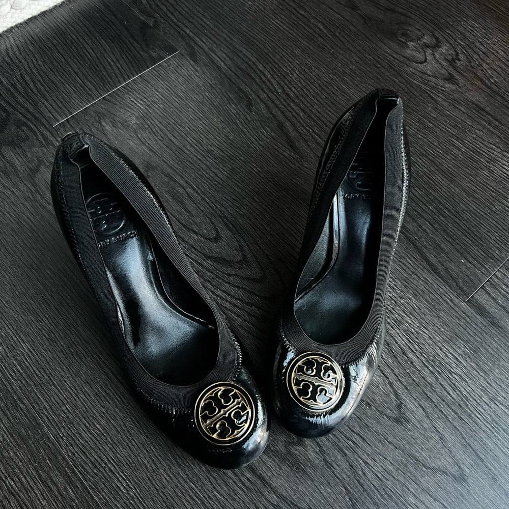 Tory Burch Black heels with Gold Emblem